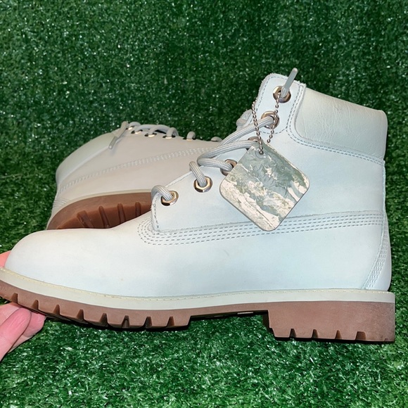 Rare Timberland Women's Mint Green Premium Boots - Picture 4 of 8